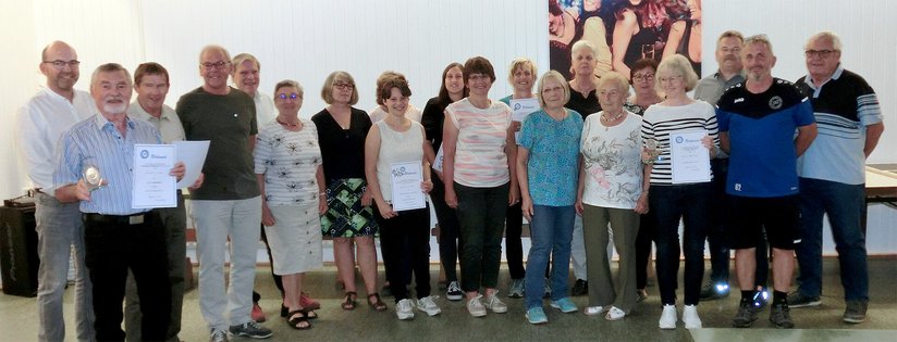 Geehrte Mitglieder des SV Illingen am 01.07.2022 Geehrte Mitglieder des Sportverein Illingen 1906 e.V. am 01.07.2022