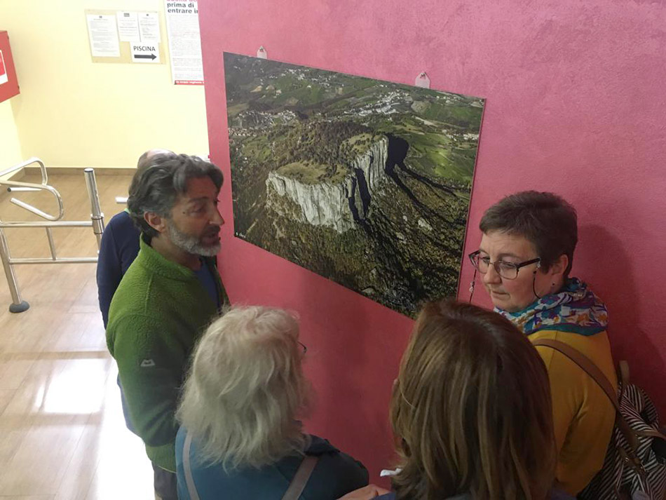 Karte mit Klettertouren vom Berg Bismantova Karte mit Klettertouren vom Berg Bismantova