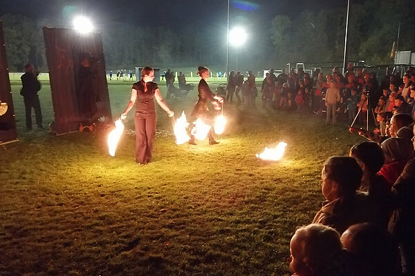 40 Jahre Fackellauf Illingen mit 20-minütiger Feuershow der Gruppe Firefly