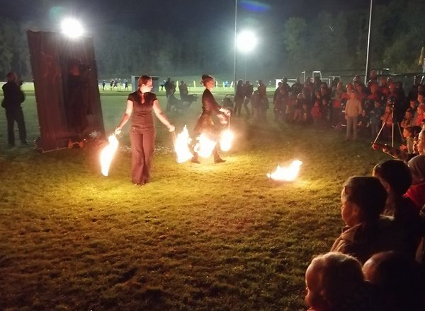40 Jahre Fackellauf Illingen mit 20-minütiger Feuershow der Gruppe Firefly