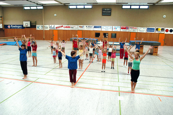 Abteilung Turnen beim Sportwochenende in Illingen Abteilung Turnen beim Sportwochenende in Illingen